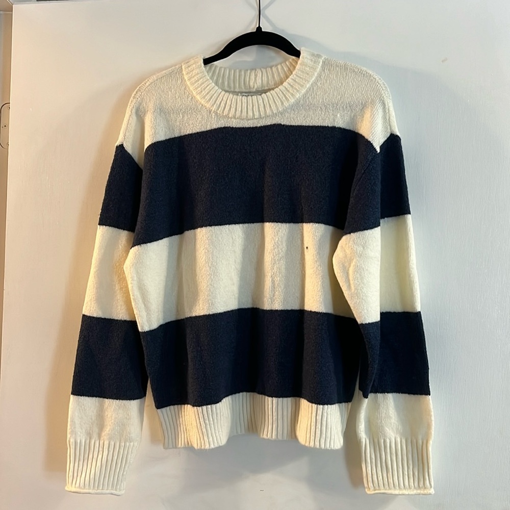 American Eagle Sweater NWT